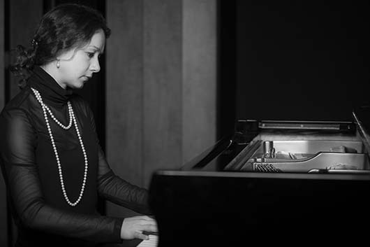 11月俄罗斯钢琴家达丽娅•卡米尼娃 照片 13.jpg