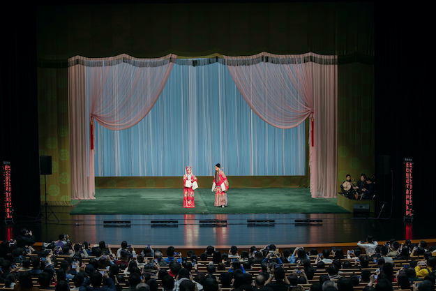 20220301-2022校园戏曲节开幕式-王建一-于魁智、李胜素返场演唱经典唱段.jpg
