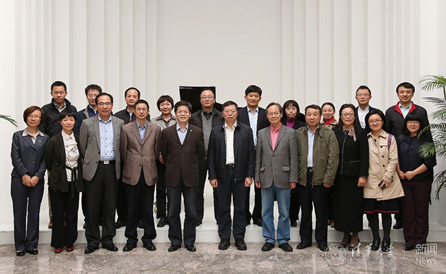 与会人员会后合影.jpg