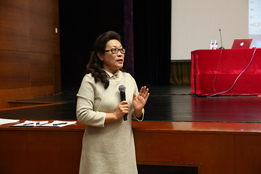 艺教中心主任赵洪总结讲话.png