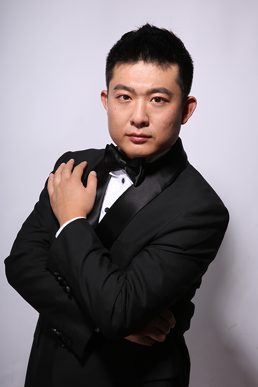 G:.23爱乐男声\u7167片简介等袁成峰简介（男中音）\u8881成峰照片PS.jpg