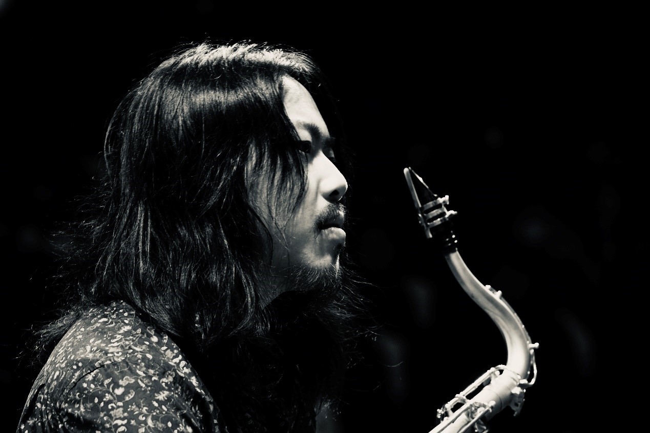 李.jpg