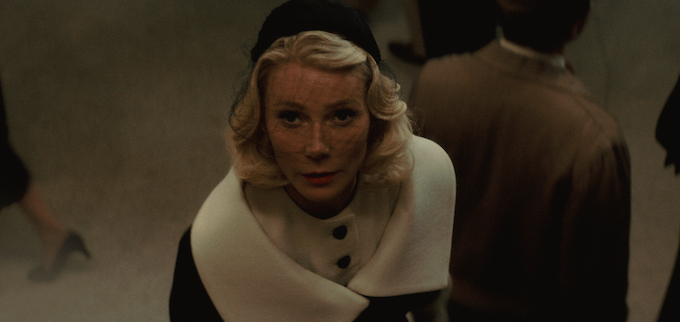 2、《至尊马蒂》格温妮斯·帕特洛 饰 凯·斯通.jpg